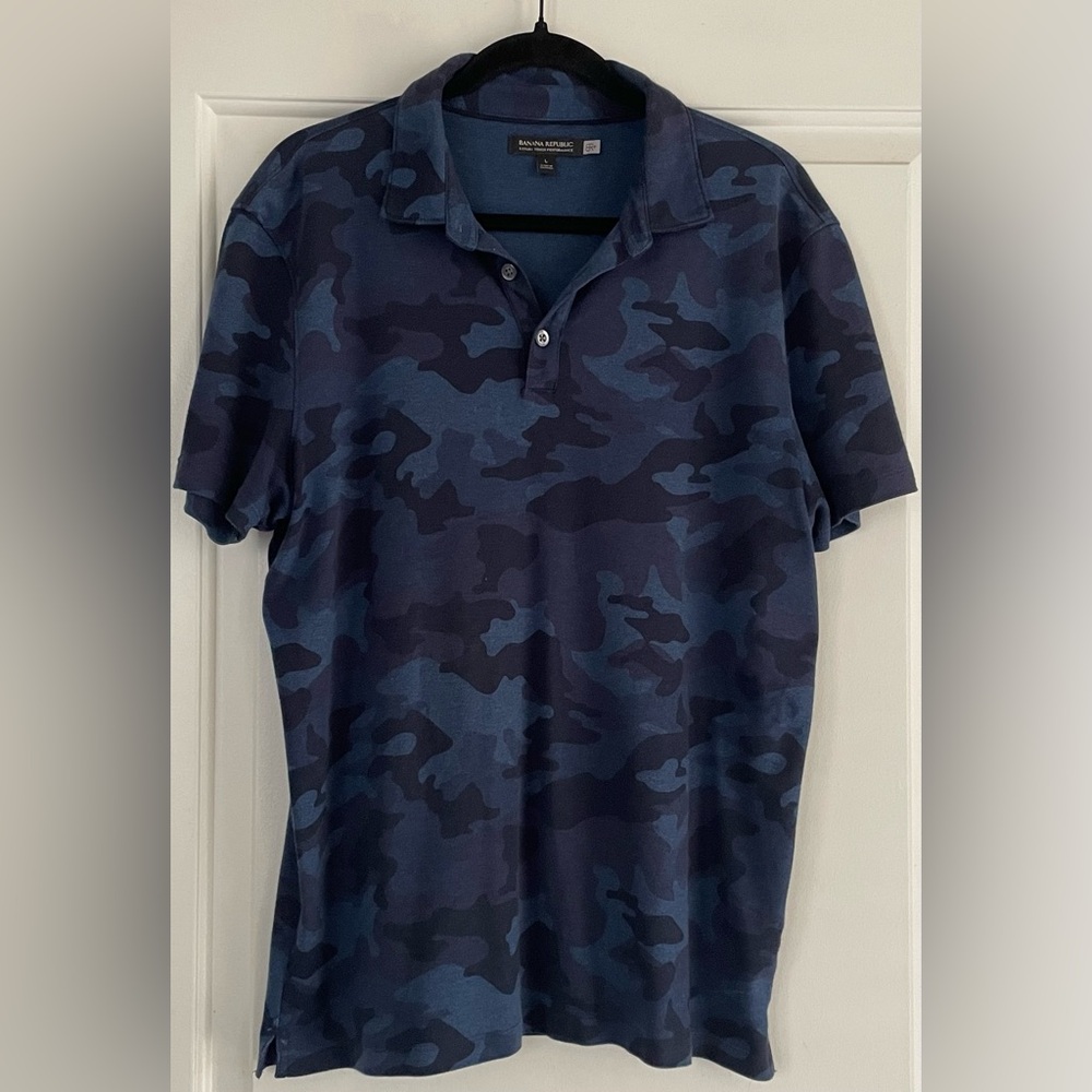 Banana Republic Luxury Touch Performance Navy Camo Polo Shirt